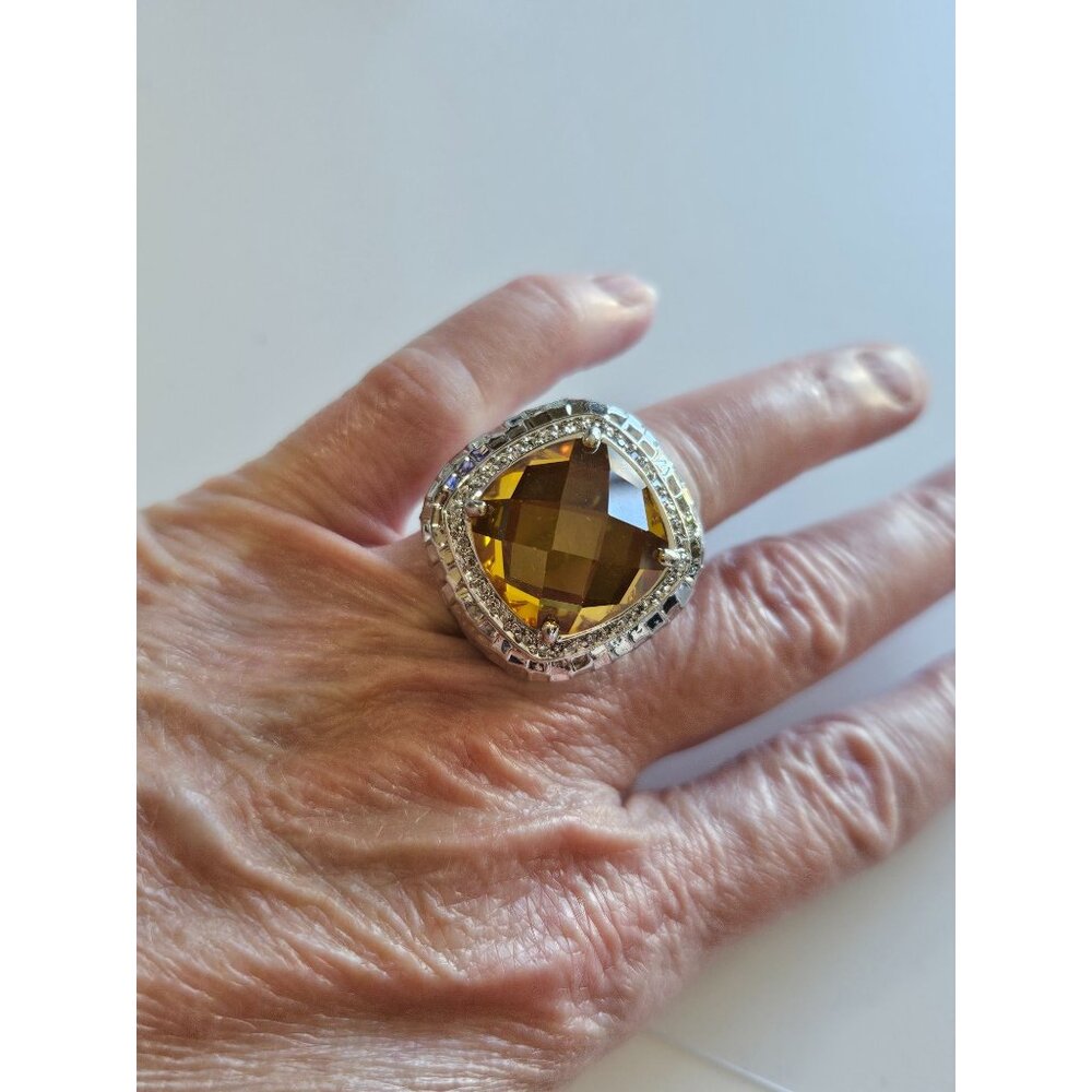 Silver tone large yellow rhinestone ring Size 8 - Picture 5 of 10